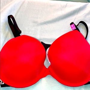 Victorious secret bra never worn still has tags on